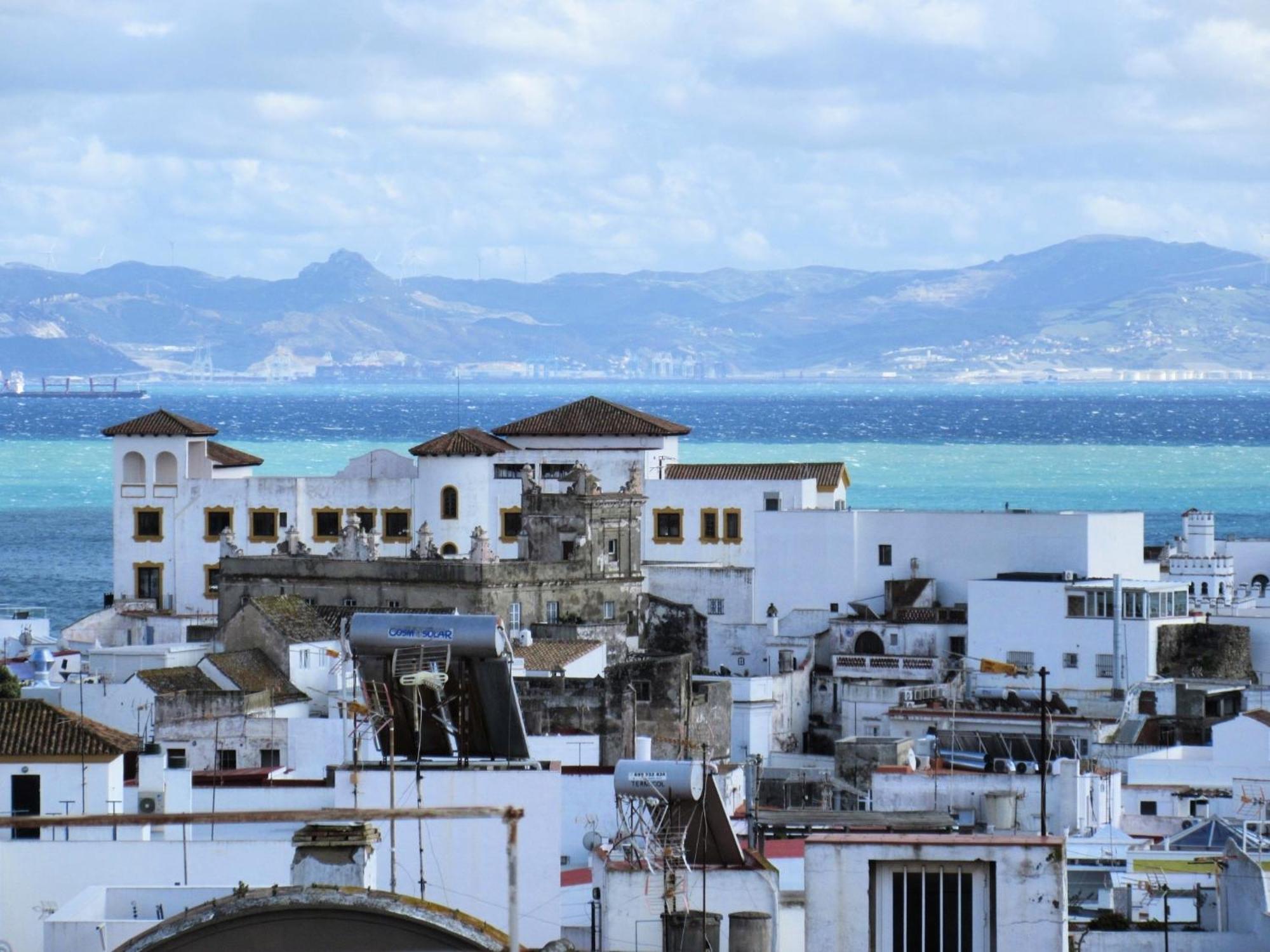 Apartamento Vistas Puerta Jerez 塔里法 外观 照片